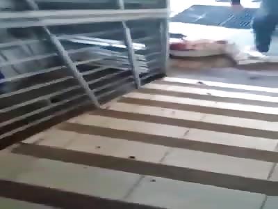 two policeman gets shoot by sicarios in Colombia