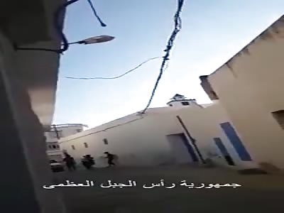 Tunisian mentally ill man fatally stab old man in the back ofhis head