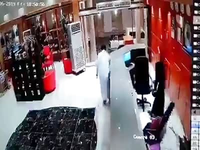 woman vs man khaliji way