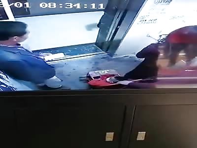 Poor dog trapped in elevator door by his leash 