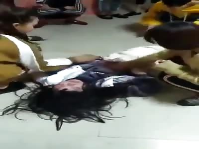 Chinese little girl gets bullied 