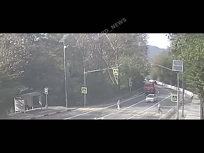 Old man killed crushed by speeding car when cross road 