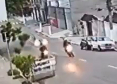 Off Duty Cop Ruins Robbery