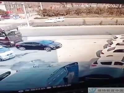 Shocking big truck accident 