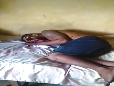 Young drug dealer gets shoot by rival in his home