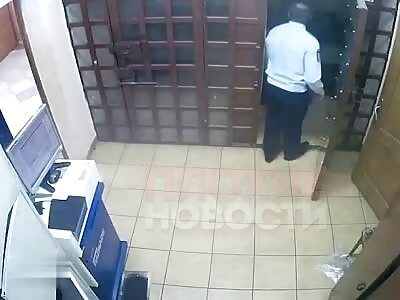 The officer had enough from the detained shit