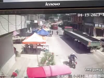 Horrific big truck crash 