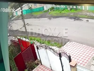 Ukranian bomb explodes on two unlucky Russian girls 