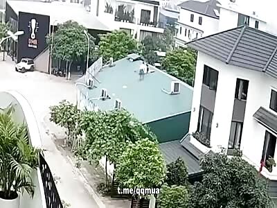 Watch out!! Bomb on the Roof!