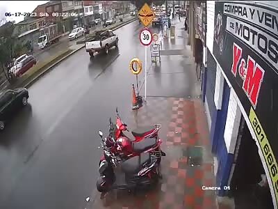 Motorcyclist loses his life when he lost control and fall under truck 