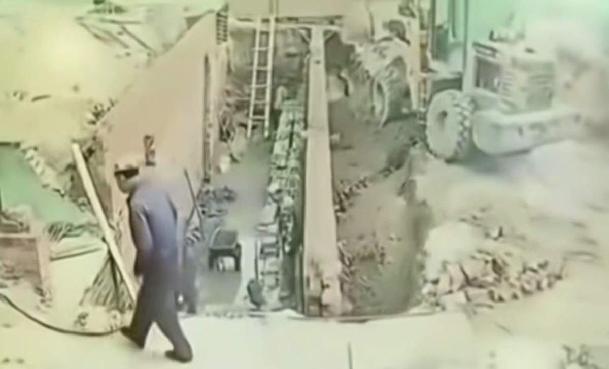 DAMN: Construction Site Workers Get Buried Alive.