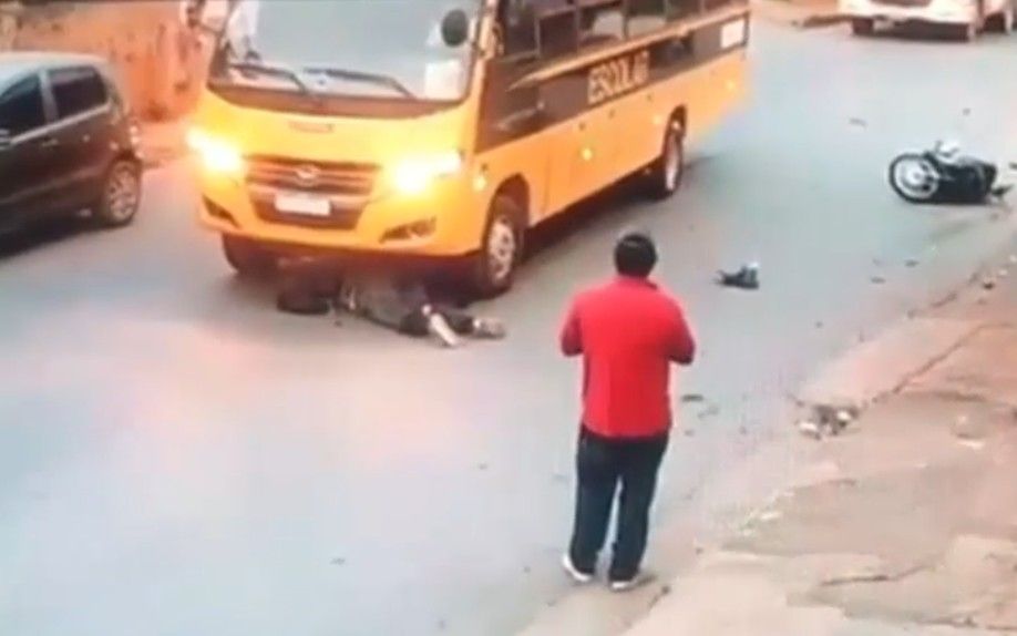 42YO woman riding motorcycle ran over, killed by bus