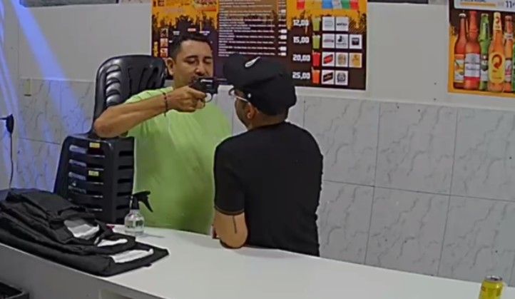 Sicko Shoots Man Dead at Close Range