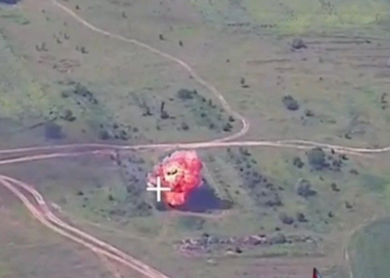 Killing Ukrainian construction workers with many Gerans. 