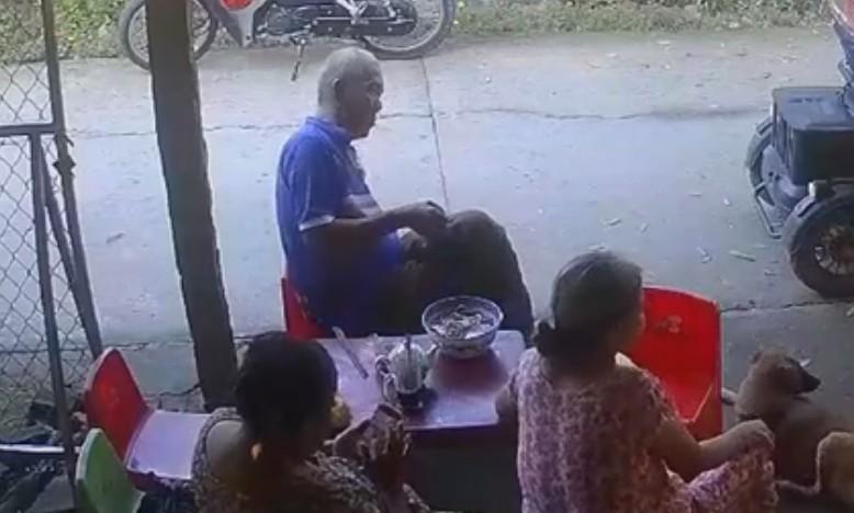Old Man Dies While Eating Outside With His Family In Vietnam