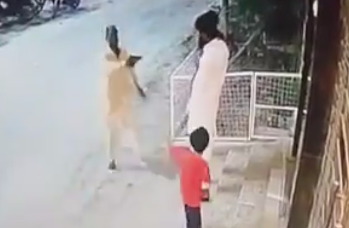 Man Resisting Robbery Shot Dead In Front Of His Sons