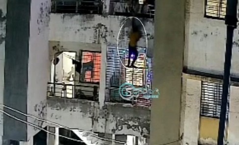 MAN FALL FROM THE SECOND FLOOR AND DIED