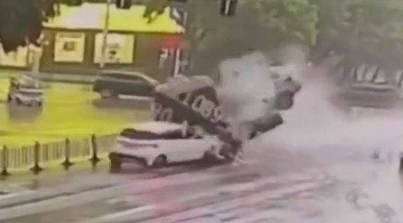 Wrong Lane Driver Kills 3 And Himself In China