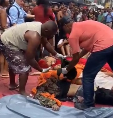 Police in Rio de Janeiro carry out a large massacre with more than 100