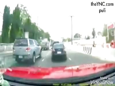 Car camera films strong shock Peatonal