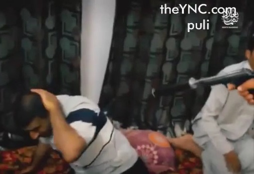 New ISIS Video shows kills prisoners with pistol with silencer