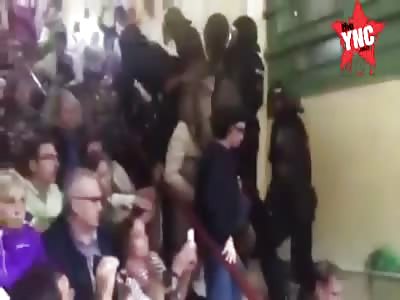 Spanish police brutally punish the inhabitants of Catalonia, who are trying to participate in the referendum on Catalan 