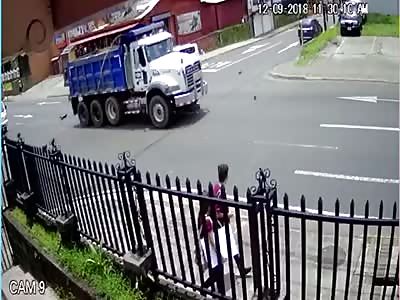 Head Crushed by Dump Truck Exploded Like Ripe Tomato