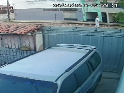 Man Commits Suicide by Throwing Himself Under Train in Brazil