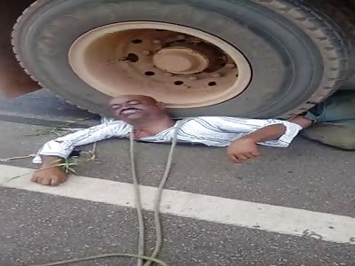 Drunk Motorcyclist Dies Crushed by Truck After Hitting Curb