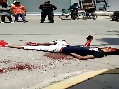 A young of about 25 years old was embarrassing to bleaches from a moto