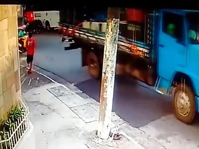 Watching Her Mother Die Under Bus Wheel