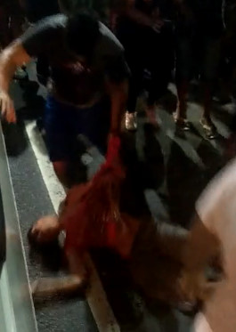 Shock Mob Beating of a Cellphone Thief