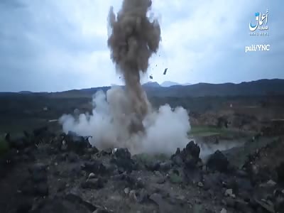 Parallel clashes between Islamic State fighters and Al-Qaeda members