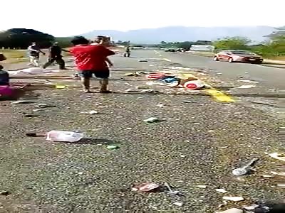 Mexico ... Road Accident leaves a balance of 10 people injured and one