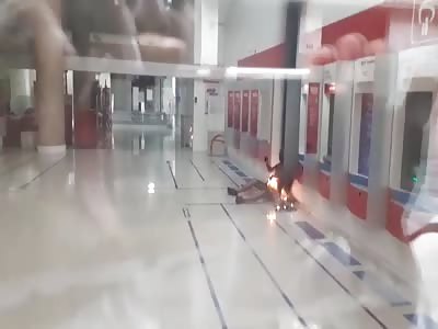 Body found charred in bank branch in the center of SP.Brazil