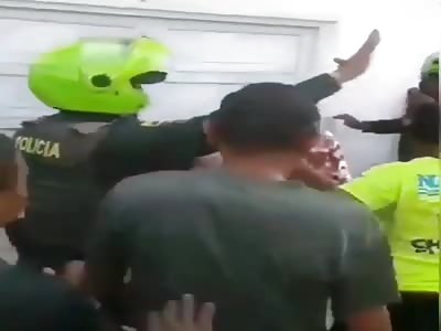 Colombia .. 2 thieves brutally punished by the community