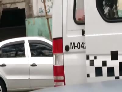 Crazy wants to escape from the police with a slit throat head