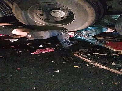 SHOCKING ACCIDENT  Inrecognizable bodies