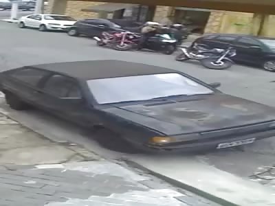 Man is robbed & killed in the street.