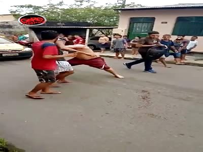 Burglars are beaten by the population during an attempted robbery in P