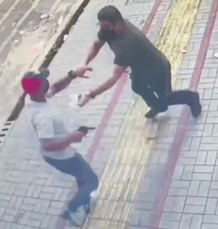 Man Shortly Resists Hitman Before Getting Shot & Killed