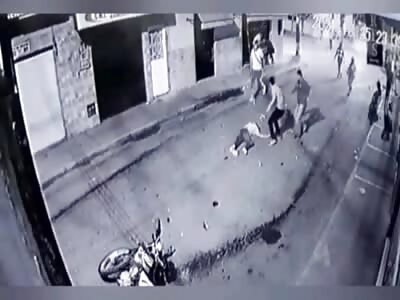 Drunk driving police rammed several people. 