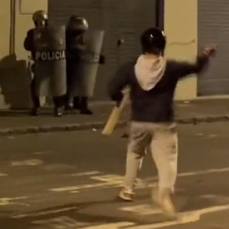 Peruvian Police Officer Shot a Protester In the Head