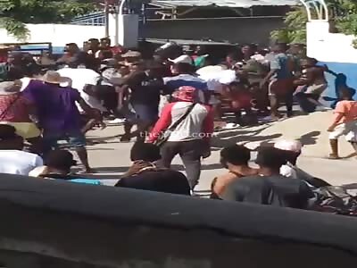 Enraged Haitians Lynch & kill Gang Member 