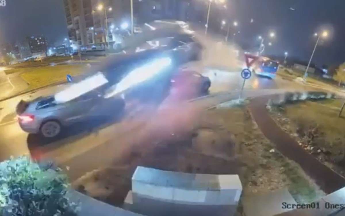 Romania Presented A First Flying Mercedes Benz