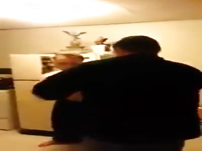 LOL lame roomates fight each other one gets KO 