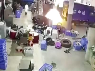 GAS VAPOR BUILDS UP IN ROOM AN IGNITES AN DISNEGRATES WORKER