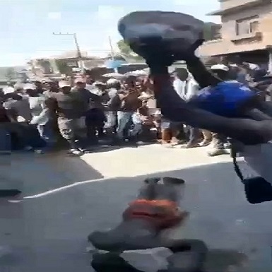Man Gets His Head Smashed Into Pulp With Rocks 