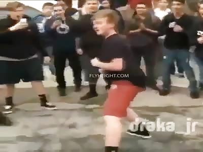 Twoo teens get ingo a fight