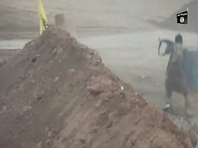 In a new video ISIS of the soldiers areis shoot their soldiers(VIDEO 1)